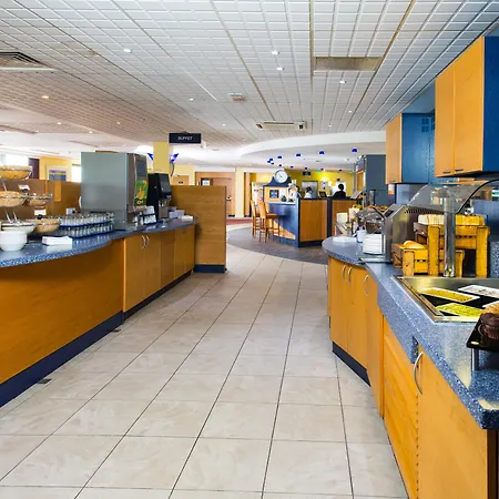 Отель Express Centre By Ihg 3*