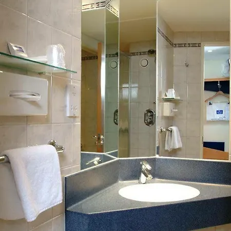Express Centre By Ihg 3* Брадфорд