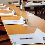 Express Centre By Ihg Hotel 3*