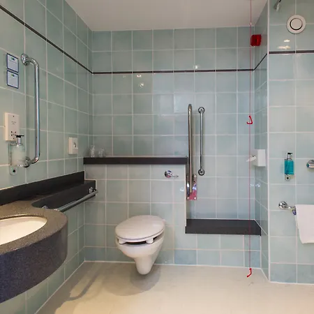 Express Centre By Ihg Hotel 3*
