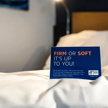 فندق هوليداي إن إكسبريس سيتي سنتر 3*