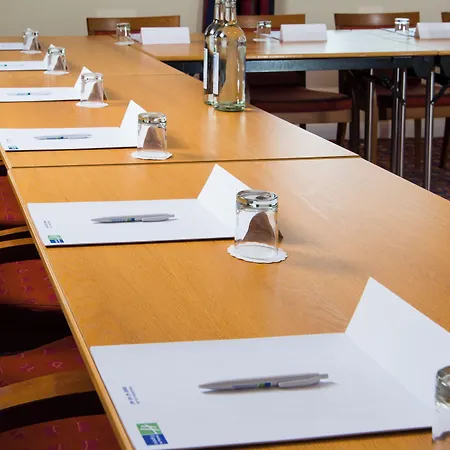 Express Centre By Ihg Hotell 3*