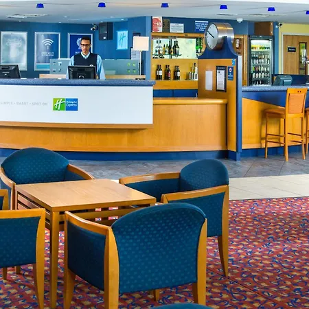 Hotel Express Centre By Ihg 3*