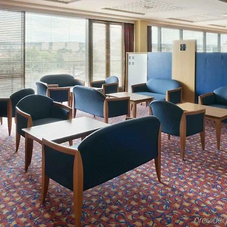 Express Centre By Ihg Hotel 3*