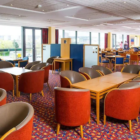 Express Centre By Ihg