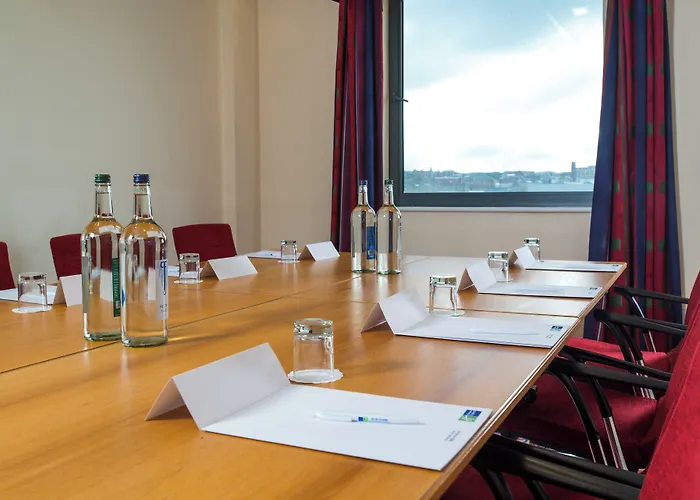 Express Centre By Ihg 3*