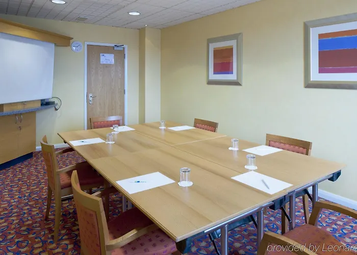 Express Centre By Ihg Hotel