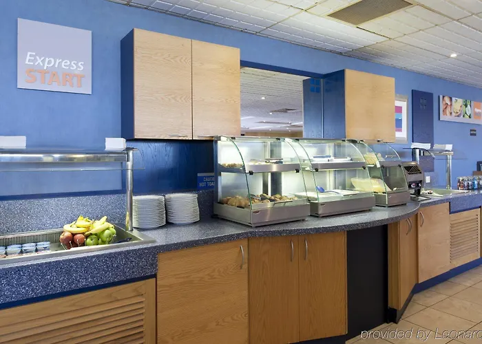 Hotel Express Centre By Ihg